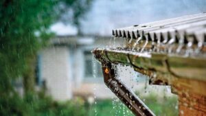 collecting rainwater in your gutter